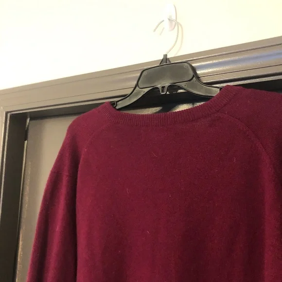 Brooks brothers cashmere wine/burgundy/crimson long sleeve v-neck sweater